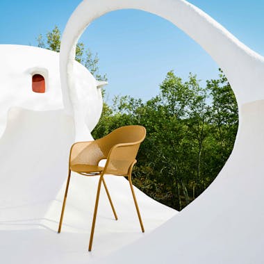Meta outdoor chair on white roof