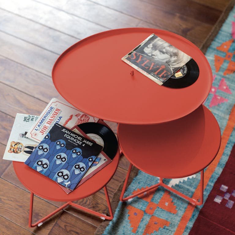 Fermob Cocotte Low Table and Stools in lounge room